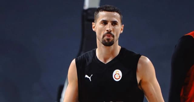 Что принесет трансфер Джона Петручелли Галатасараю?