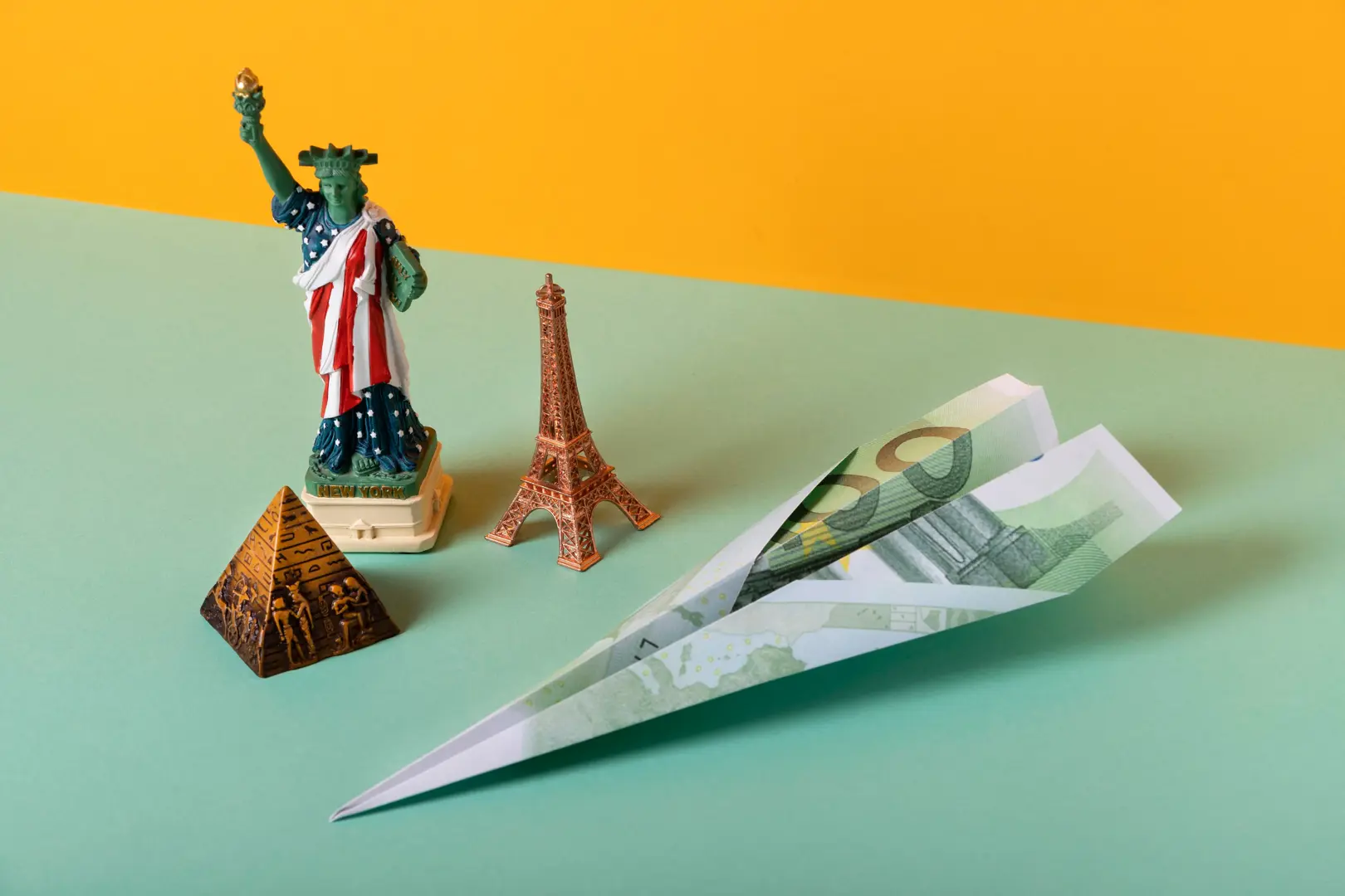 Отправка Денег в Европу: Методы, Расходы и Важные Моменты