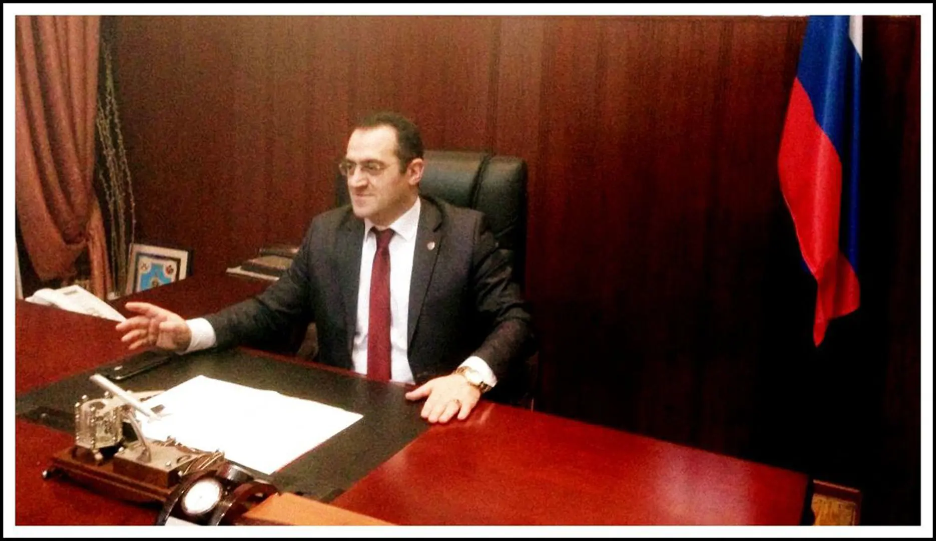 История 'русского генерал-лейтенанта', сопровождаемого турецким флагом из мечети в Бахчелиевлере…