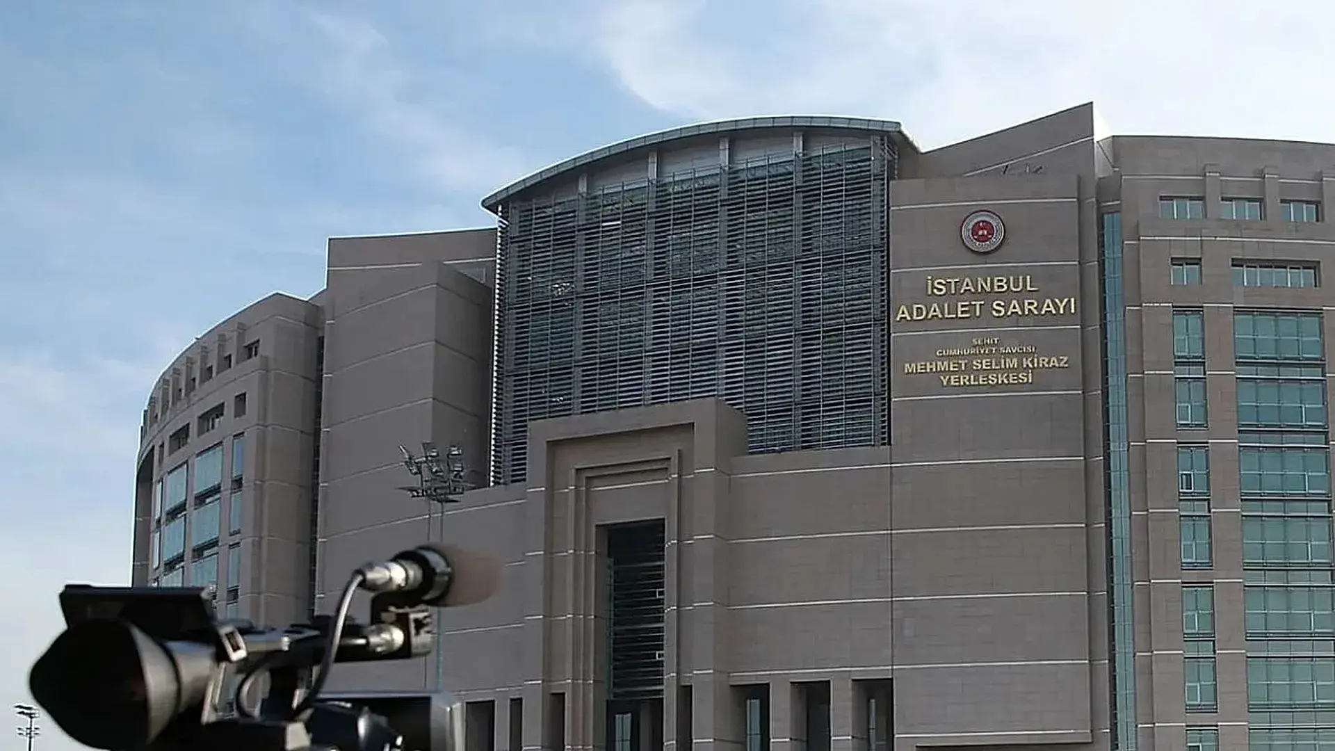 Операция против знаменитостей по делу о наркотиках: Кайнарджа и Мюфтуоглу освобождены